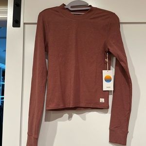 Vuori long sleeve Pose fitted t shirt